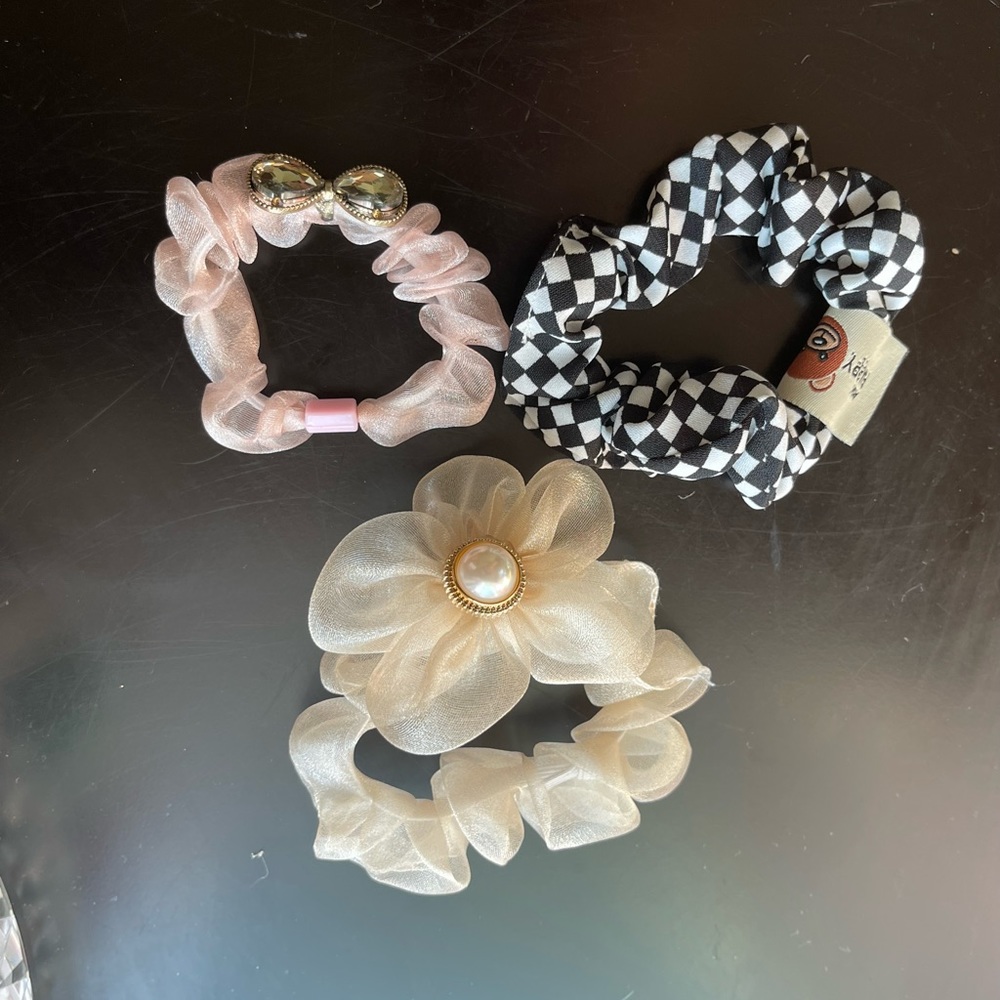 hair scrunchie